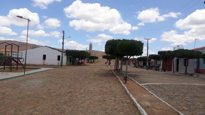 Limpeza nas ruas da Vila de Novo Horizonte 